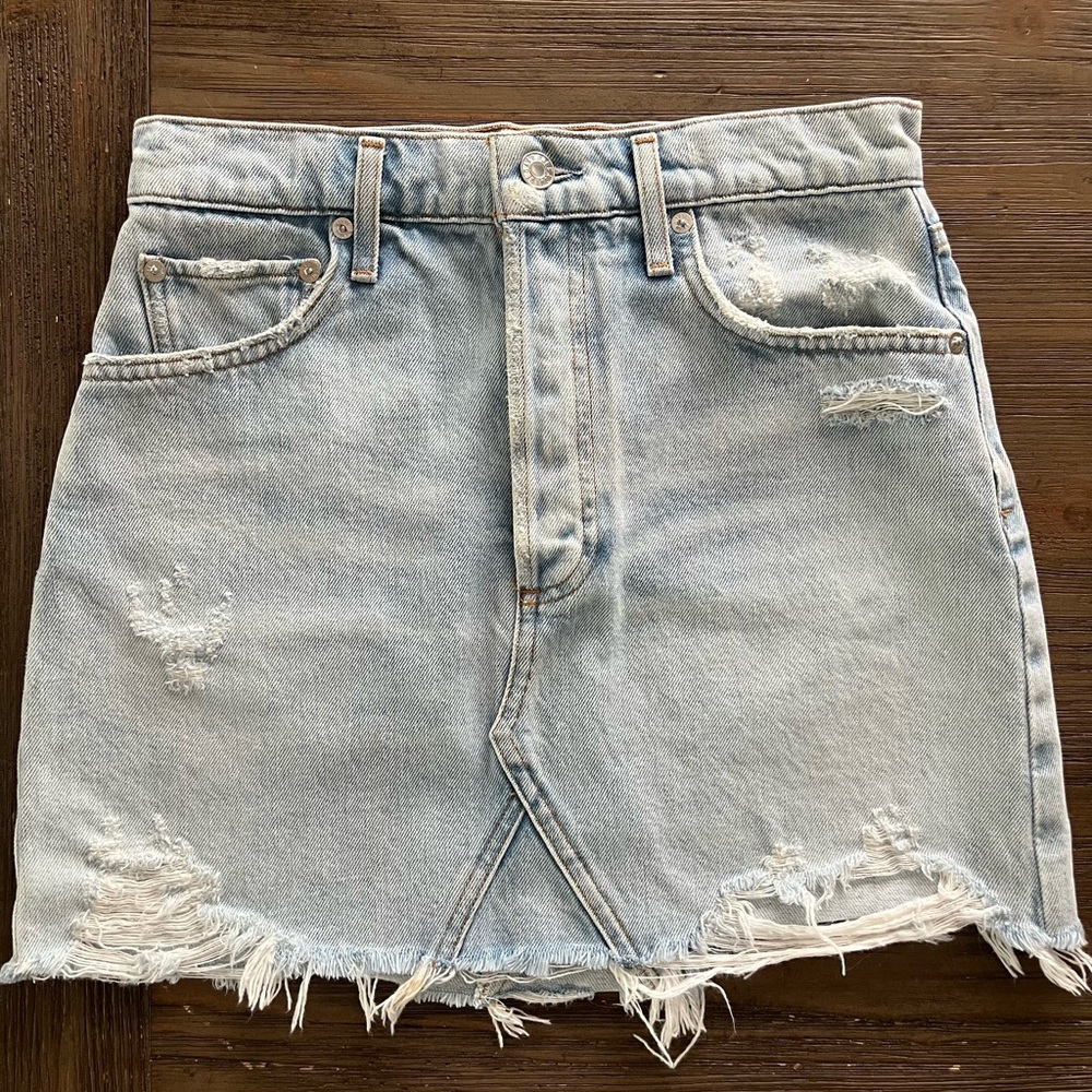 Agolde Quinn High Rise Mini Denim Skirt in Vega